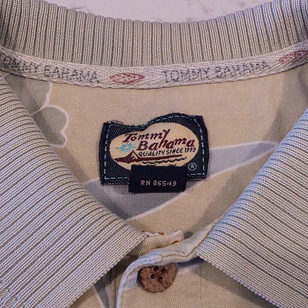 Tommy Bahama Floral Polo Shirt Mens Medium Tan Blue‎ Tropical Hibiscus Cotton - Picture 3 of 11